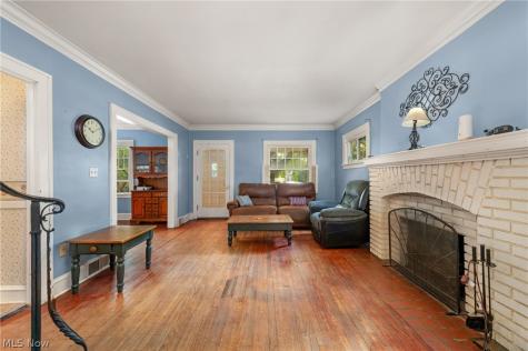 1224 Chase Avenue Lakewood OH 44107