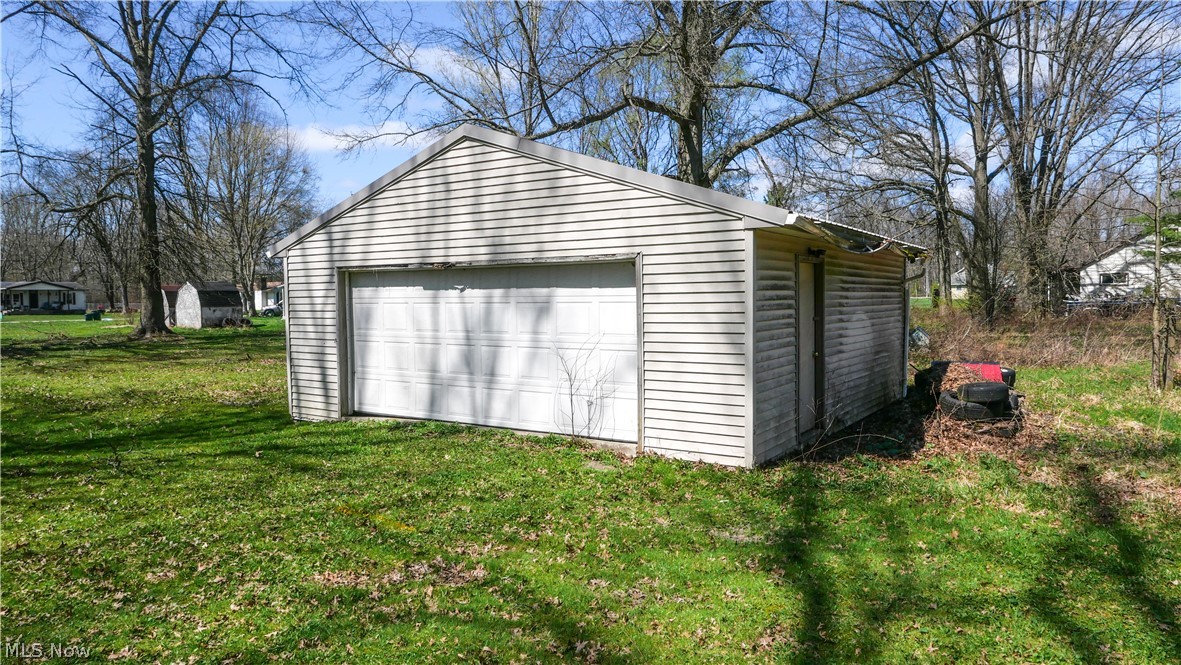 5556 Shaffer Road NW Warren OH 44481