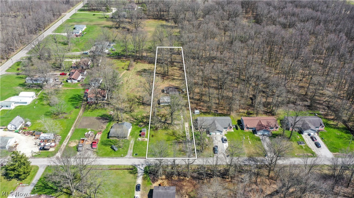 5556 Shaffer Road NW Warren OH 44481