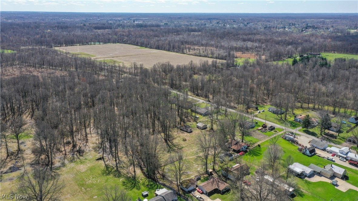 5556 Shaffer Road NW Warren OH 44481