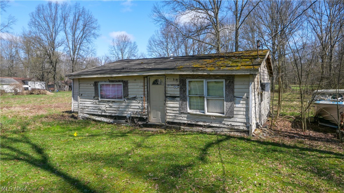 5556 Shaffer Road NW Warren OH 44481