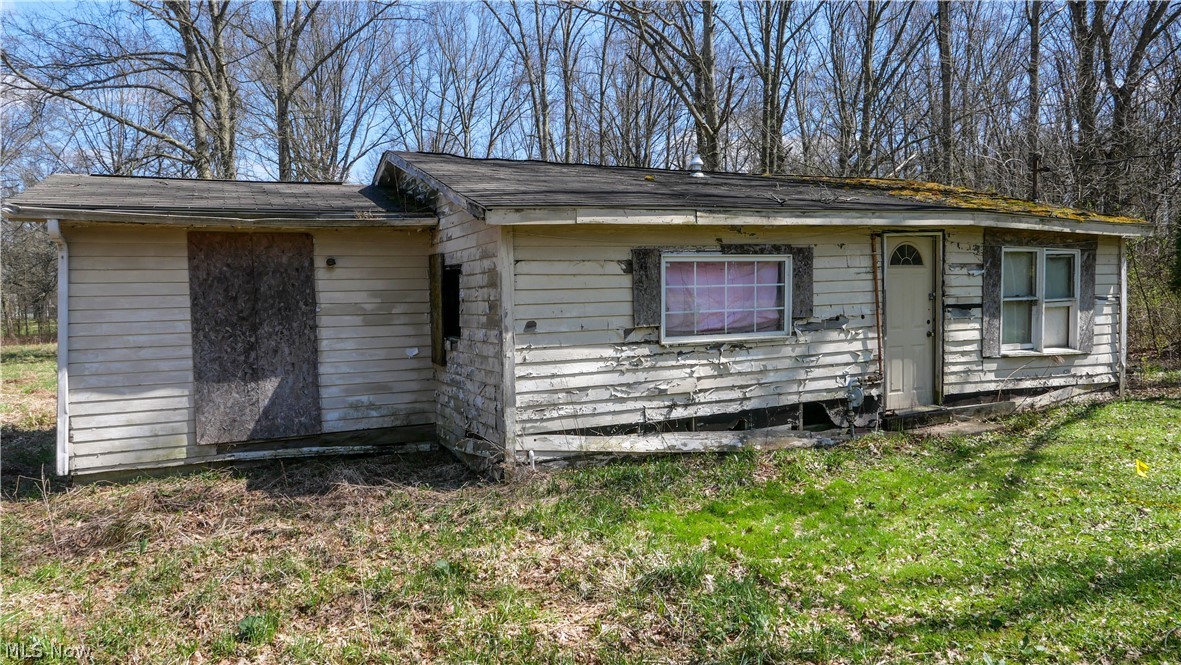 5556 Shaffer Road NW Warren OH 44481