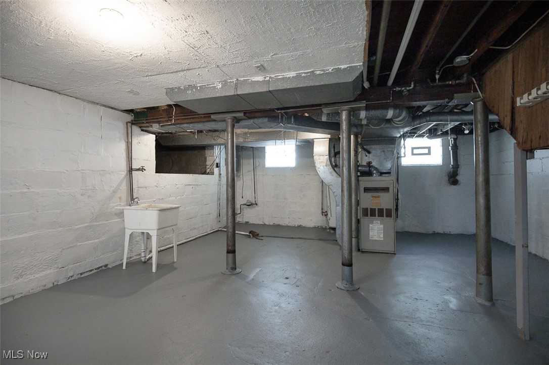 1769 Flint Avenue Akron OH 44305