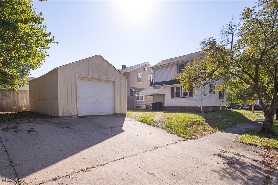 1769 Flint Avenue Akron OH 44305