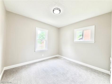 21060 Naumann Avenue Euclid OH 44123