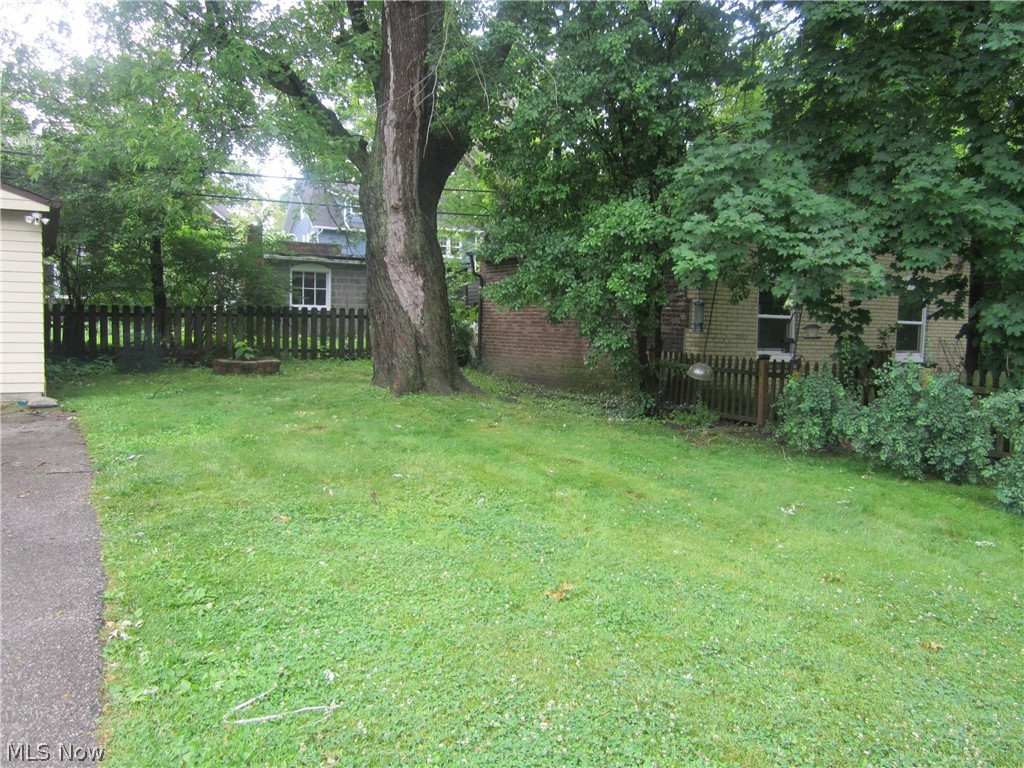 2504 Euclid Heights Boulevard Cleveland Heights OH 44106