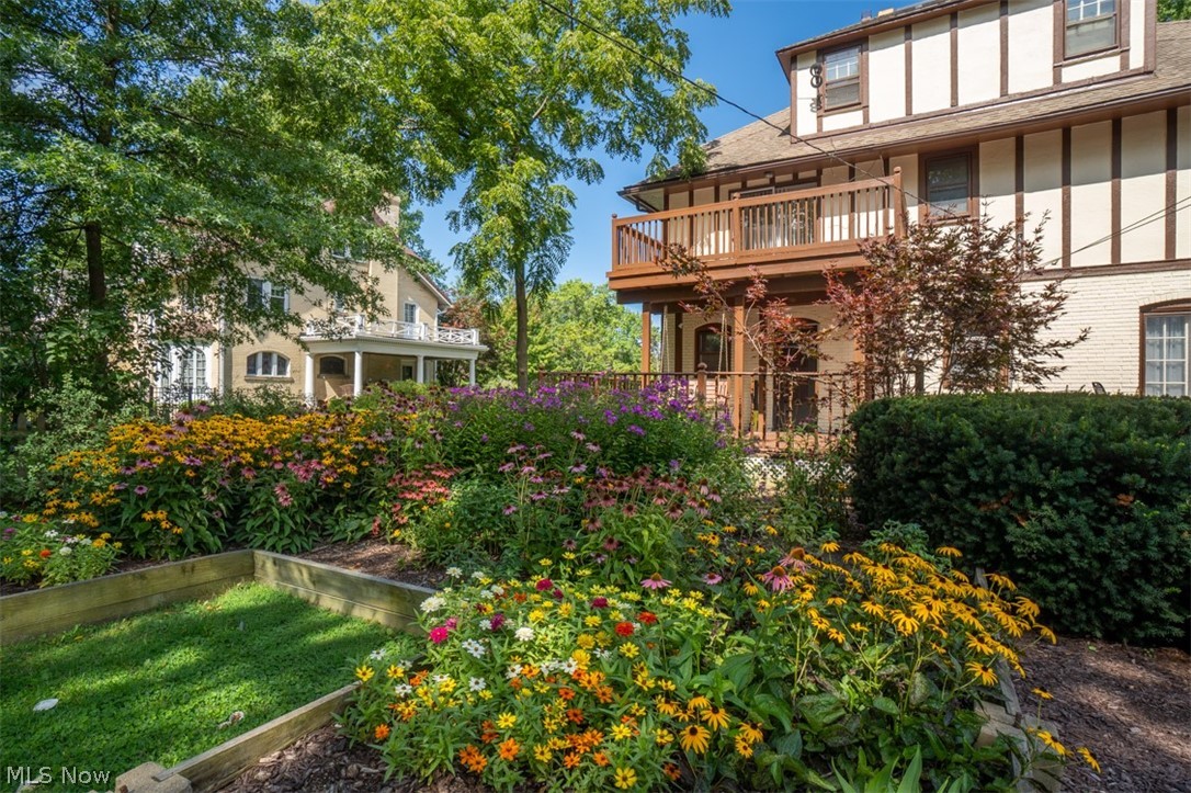 2504 Euclid Heights Boulevard Cleveland Heights OH 44106