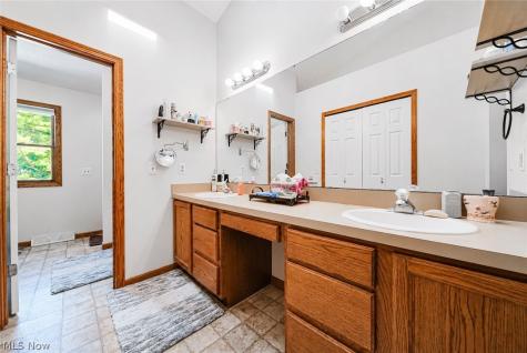 930 Essex Lane Medina OH 44256