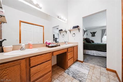 930 Essex Lane Medina OH 44256