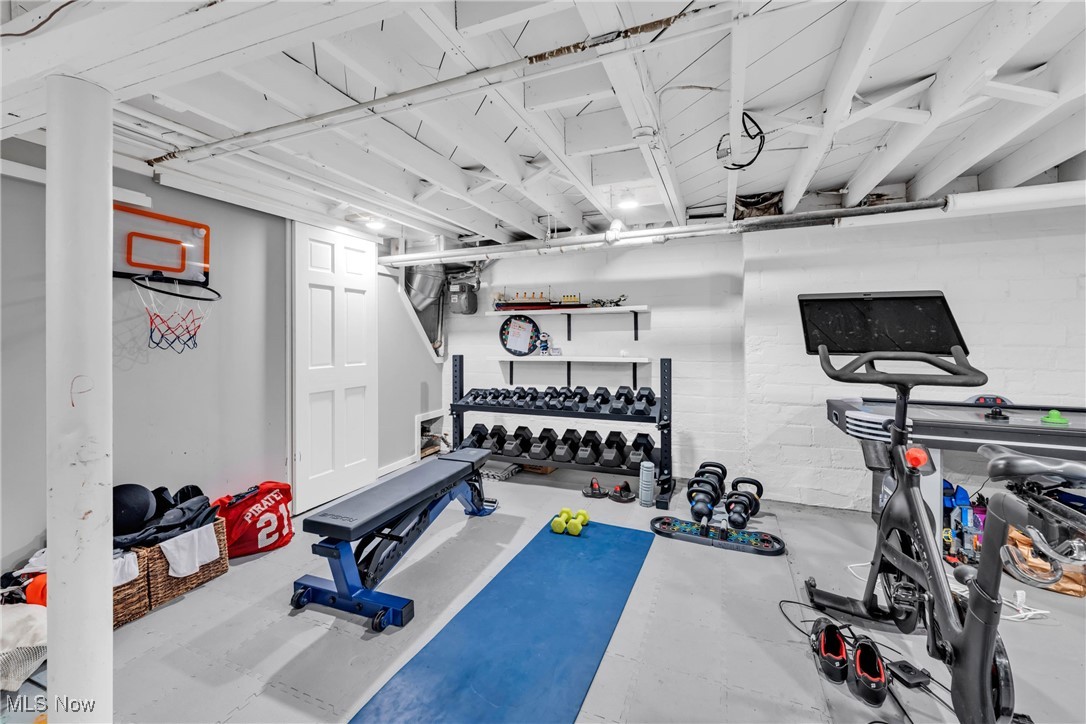 19665 Roslyn Drive Rocky River OH 44116