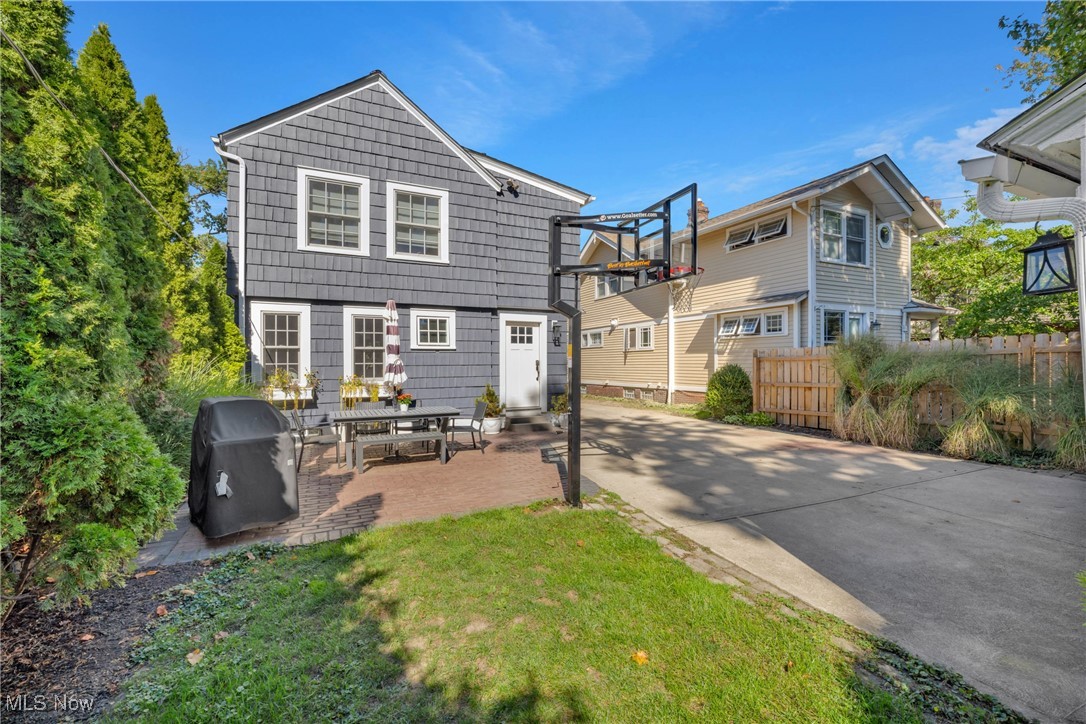 19665 Roslyn Drive Rocky River OH 44116