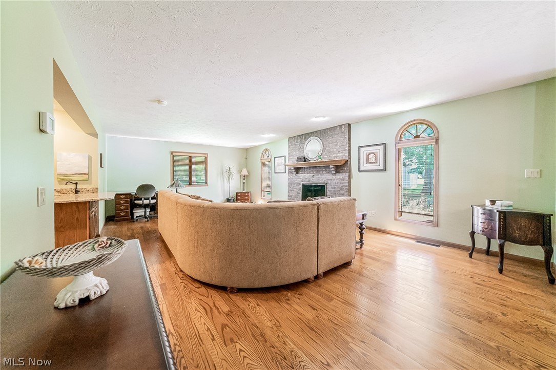6276 Coldstream Highland Heights OH 44143