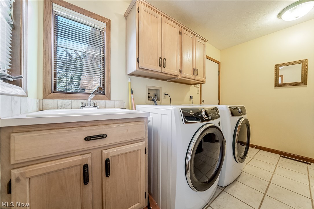 6276 Coldstream Highland Heights OH 44143