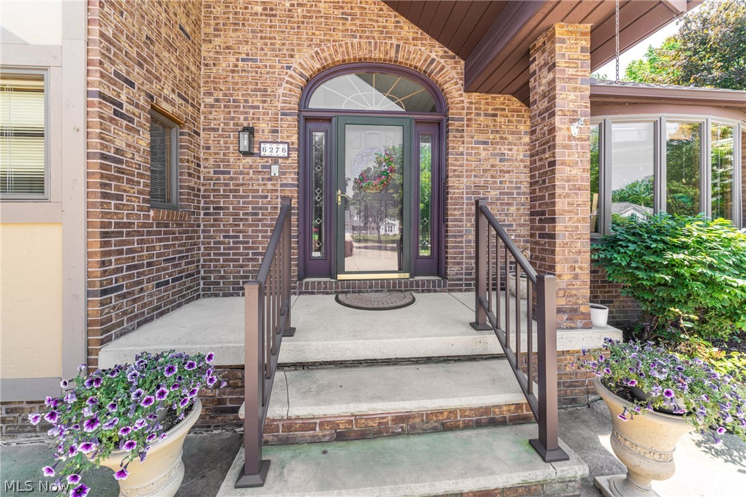 6276 Coldstream Highland Heights OH 44143