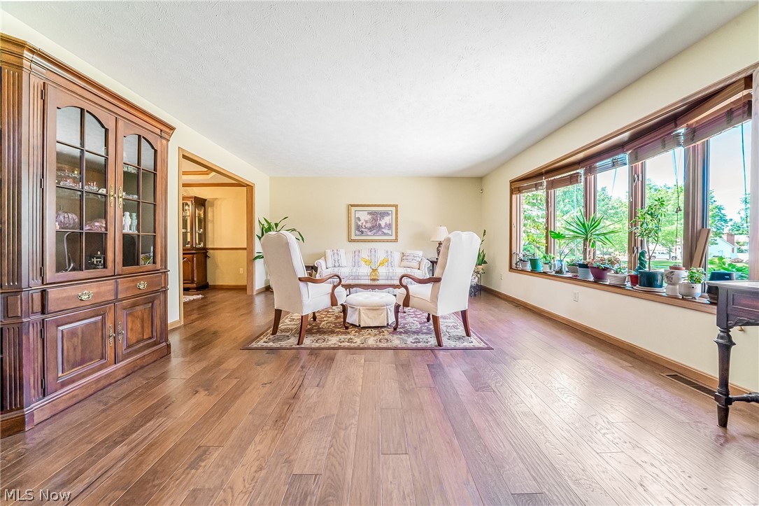 6276 Coldstream Highland Heights OH 44143