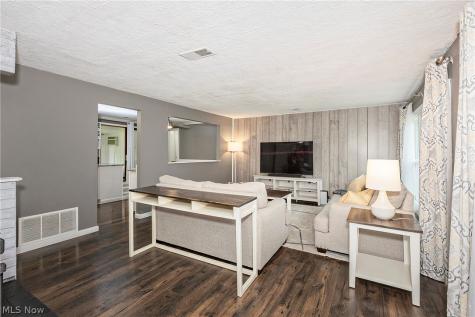 1924 Westwood Drive Twinsburg OH 44087