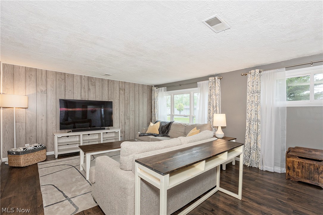 1924 Westwood Drive Twinsburg OH 44087