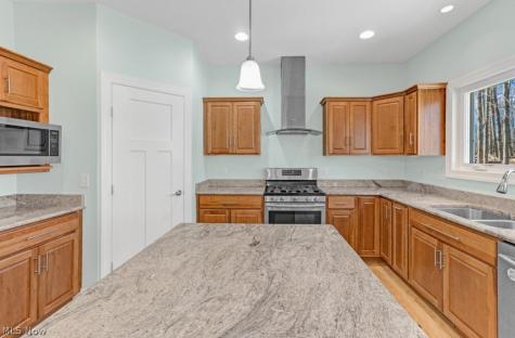 15 Ontario Trail Malvern OH 44644