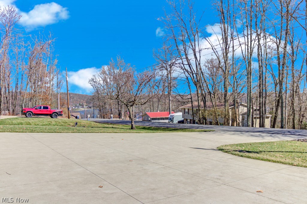 15 Ontario Trail Malvern OH 44644