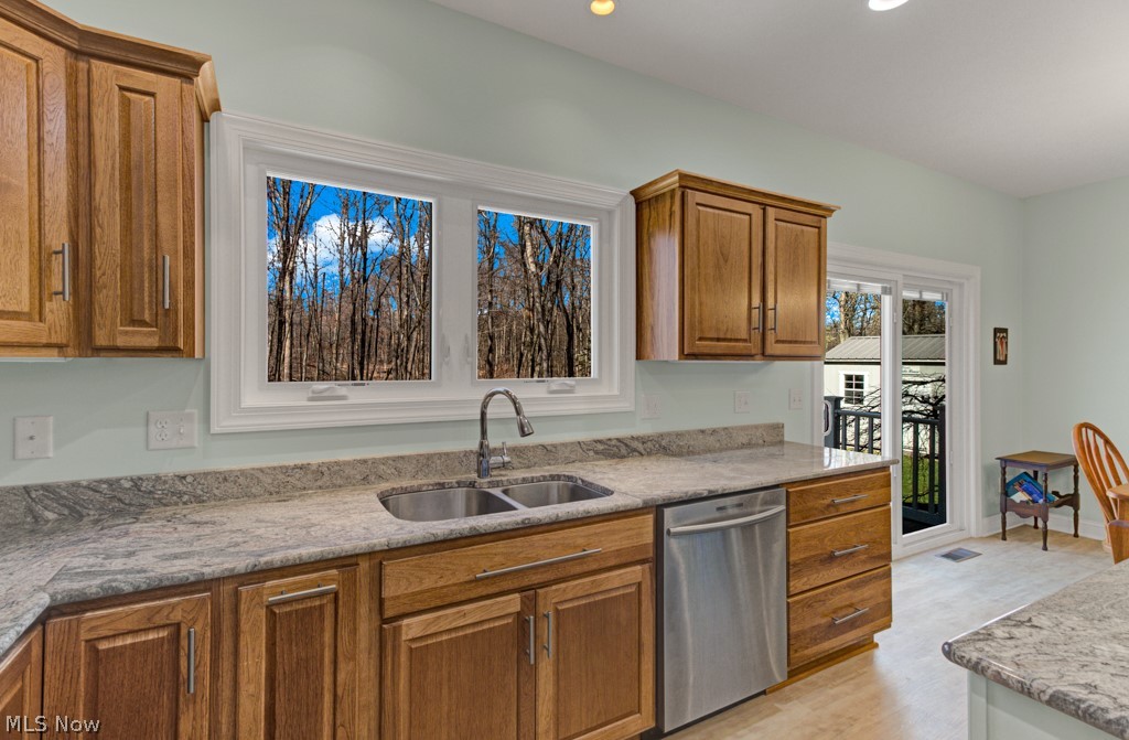 15 Ontario Trail Malvern OH 44644