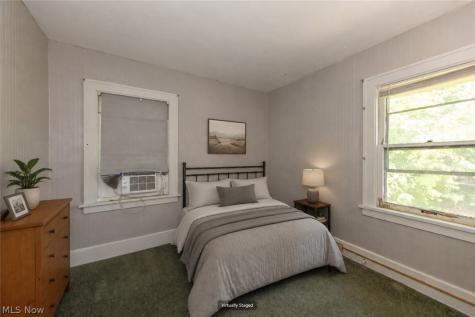 2955 Essex Road Cleveland Heights OH 44118