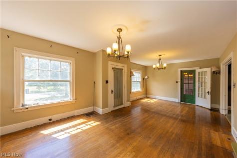 2955 Essex Road Cleveland Heights OH 44118