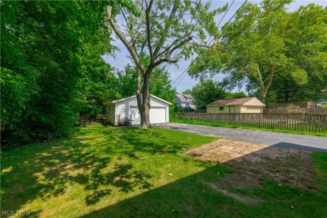 2955 Essex Road Cleveland Heights OH 44118