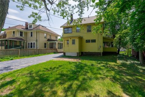 2955 Essex Road Cleveland Heights OH 44118