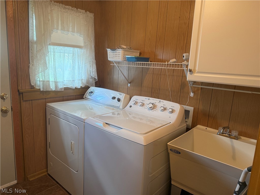 460 Whipple Avenue Campbell OH 44405