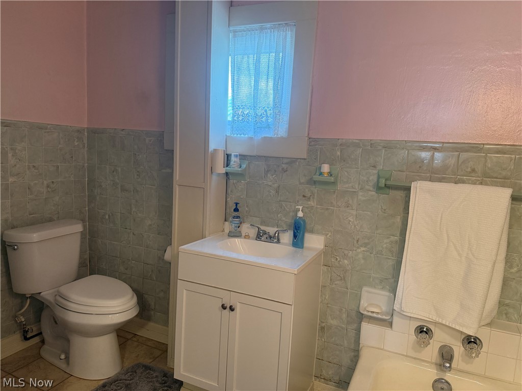 460 Whipple Avenue Campbell OH 44405