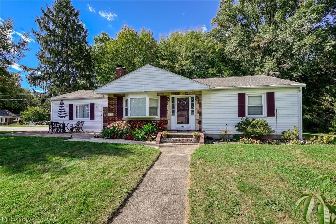 1484 Elm Grove Avenue Akron OH 44312