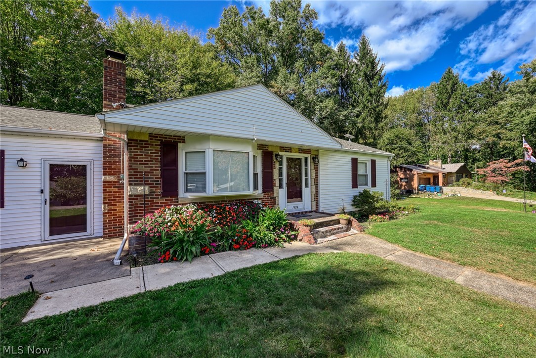 1484 Elm Grove Avenue Akron OH 44312