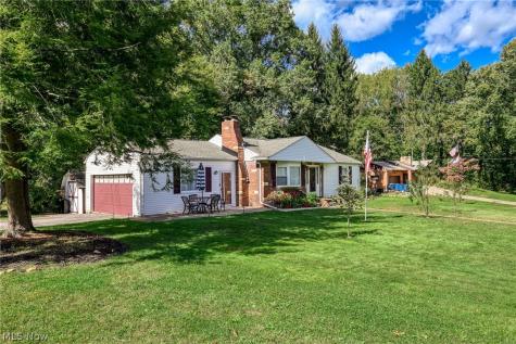 1484 Elm Grove Avenue Akron OH 44312