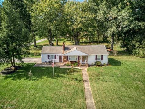 1484 Elm Grove Avenue Akron OH 44312