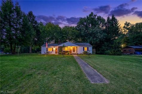 1484 Elm Grove Avenue Akron OH 44312