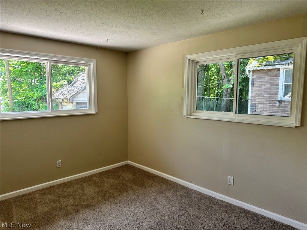 4425 E 142nd Street Cleveland OH 44128