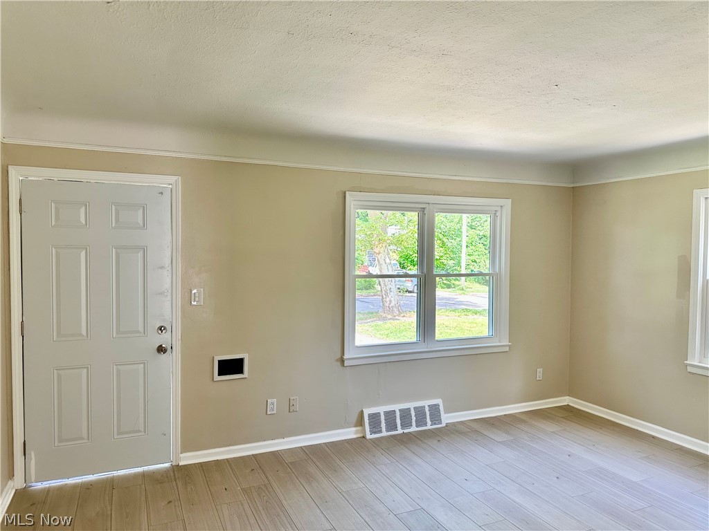 4425 E 142nd Street Cleveland OH 44128
