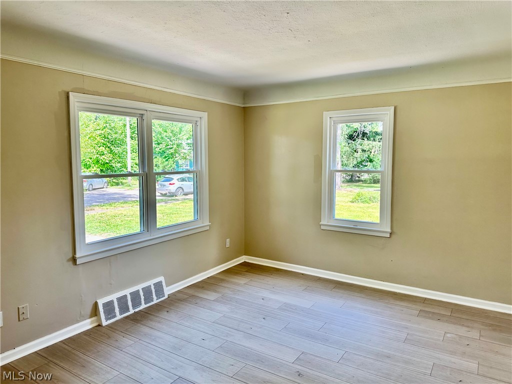 4425 E 142nd Street Cleveland OH 44128