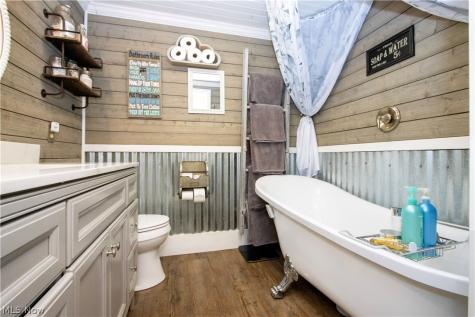 4035 Brookside Court Norton OH 44203