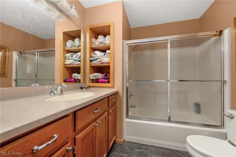 14122 Ashley Lane North Royalton OH 44133