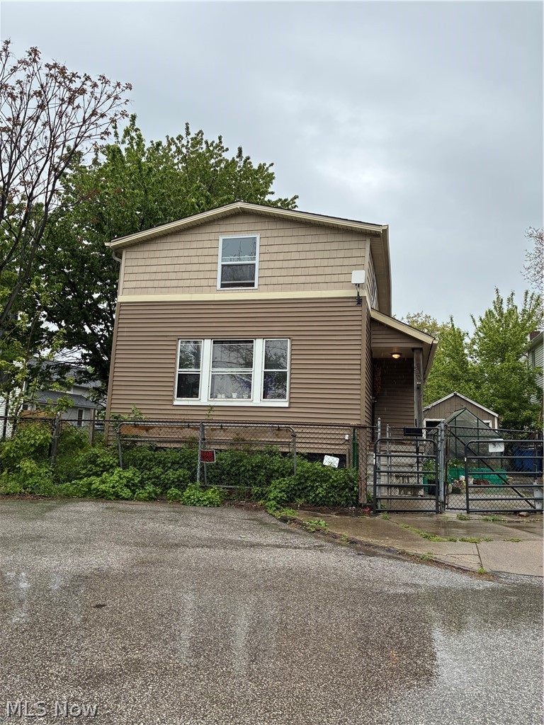 5900 Lawn Avenue Cleveland OH 44102