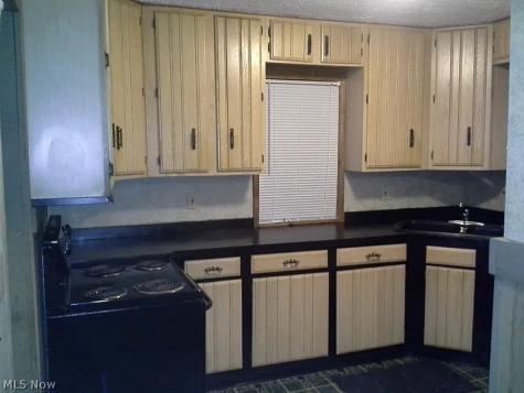 5900 Lawn Avenue Cleveland OH 44102