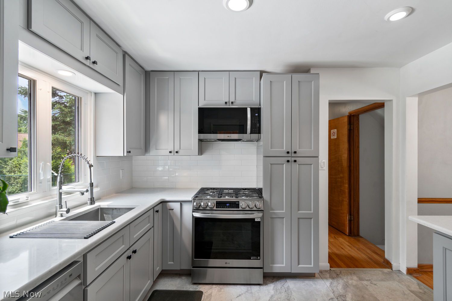 1198 Greenvale Avenue Akron OH 44313