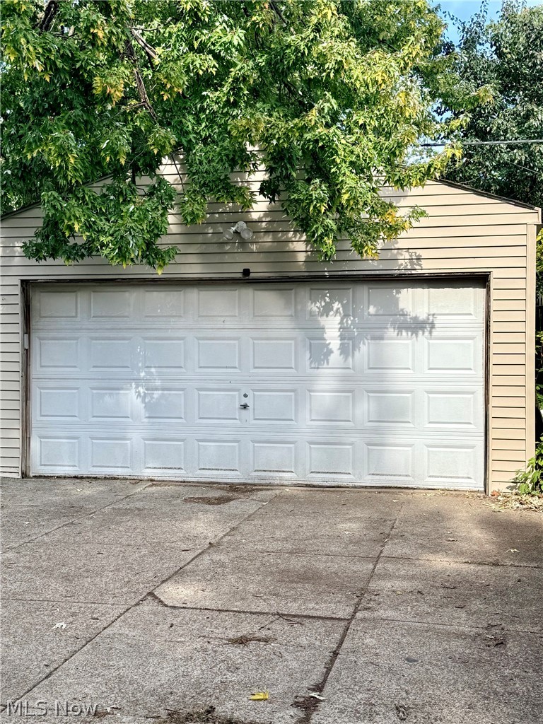 3854 Brookside Boulevard Cleveland OH 44111