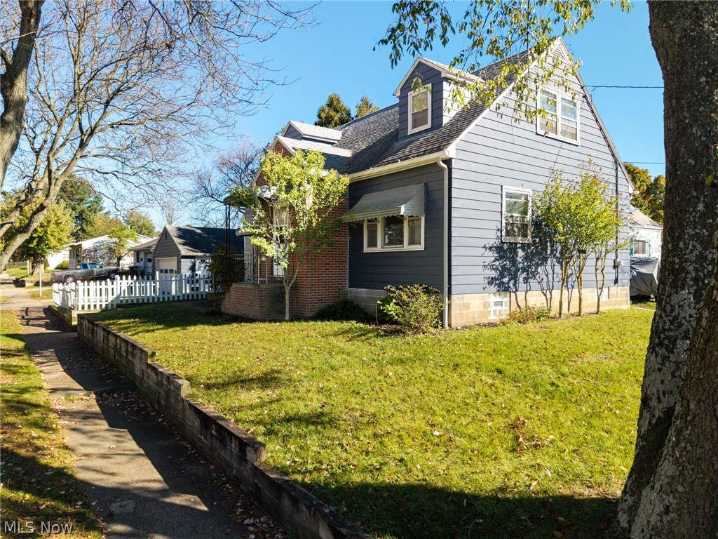 2875 Pikes Avenue Akron OH 44314