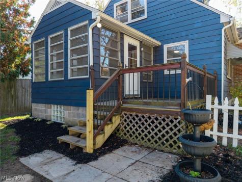 2875 Pikes Avenue Akron OH 44314