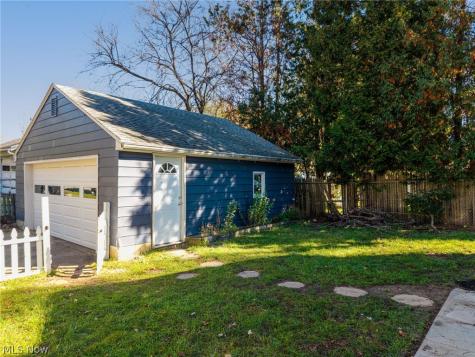 2875 Pikes Avenue Akron OH 44314
