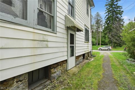 1221 Florencedale Avenue Youngstown OH 44505