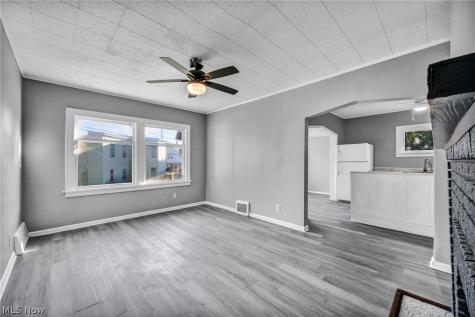 2407 Mira Court Cleveland OH 44109