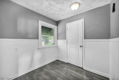 2407 Mira Court Cleveland OH 44109